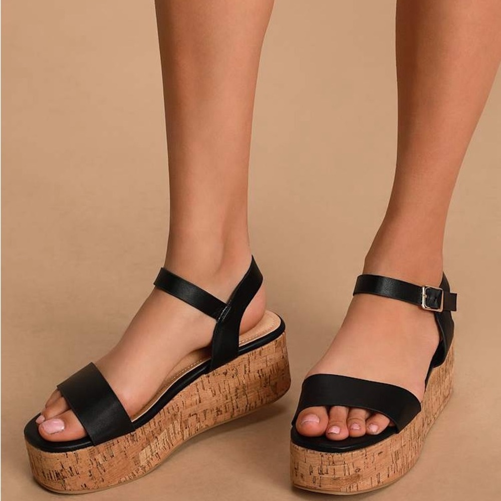 New in box, Lulu's Grecia Black Cork Wedge Sandals